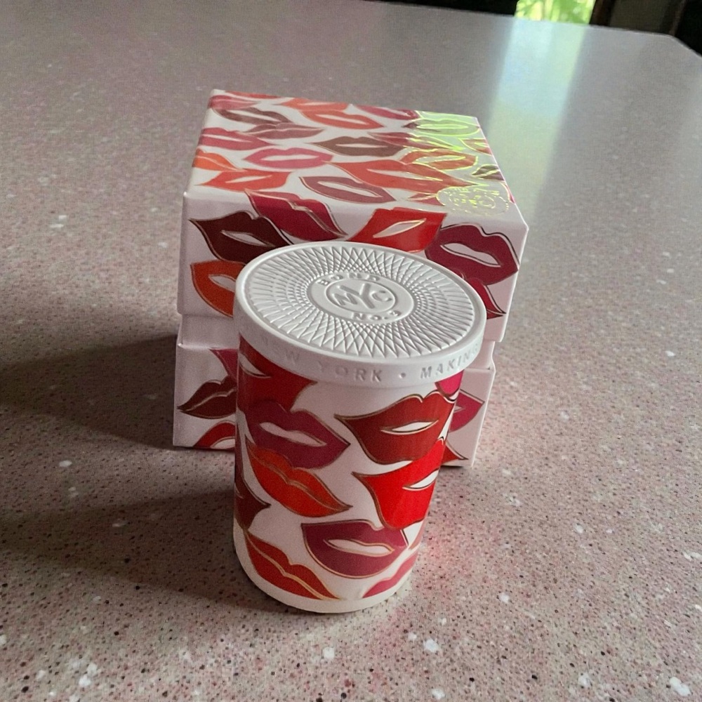 Bond No. 9 New York Nolita Scented Candle 6.4 Oz  💋 - Picture 3 of 6